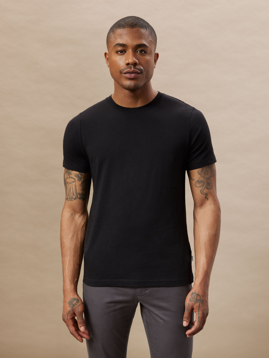 The Slim Fit Essential T-Shirt in Black – Frank And Oak USA