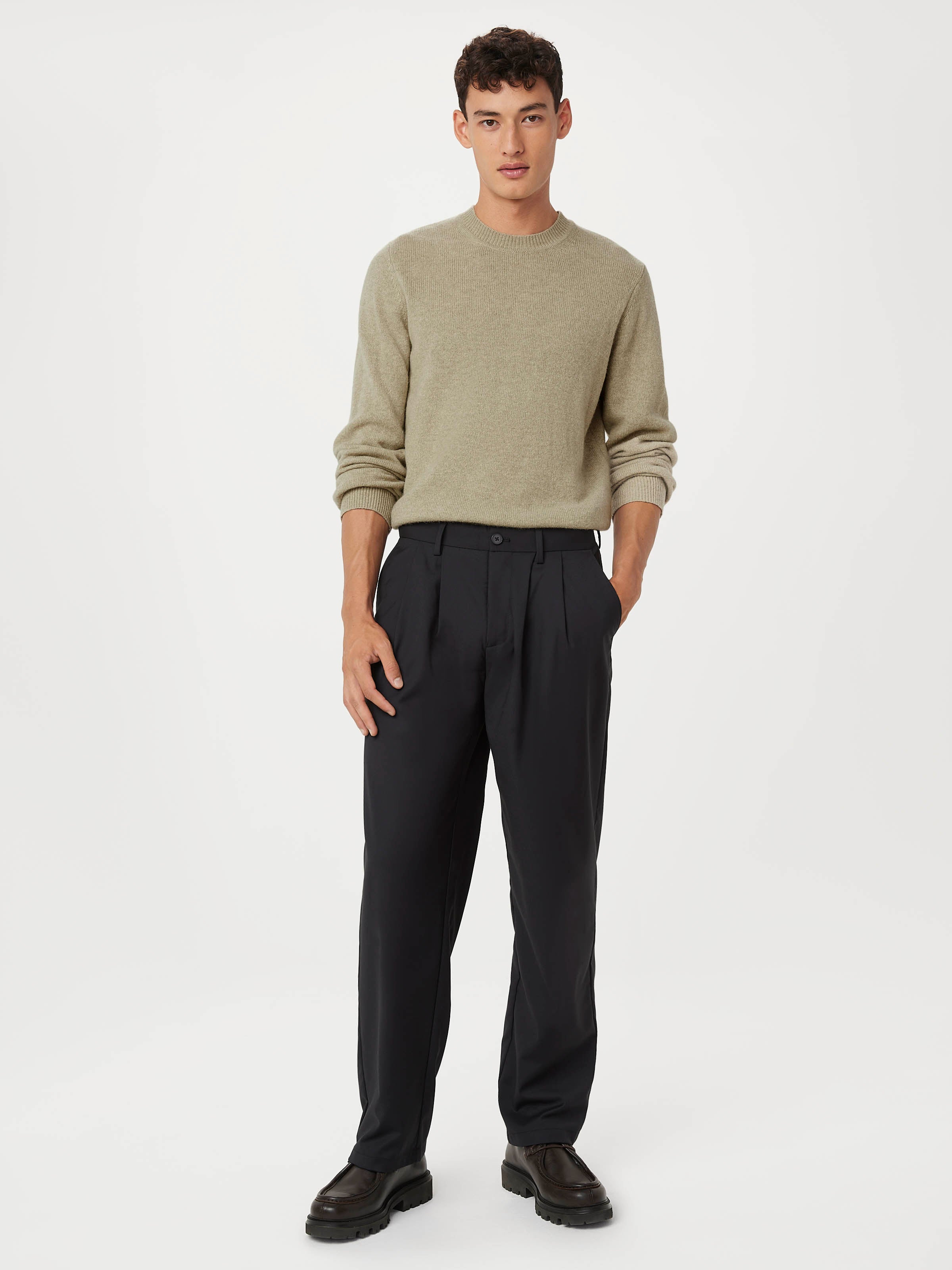 The Theo Pleated Baggy Pant in Black – Frank And Oak USA