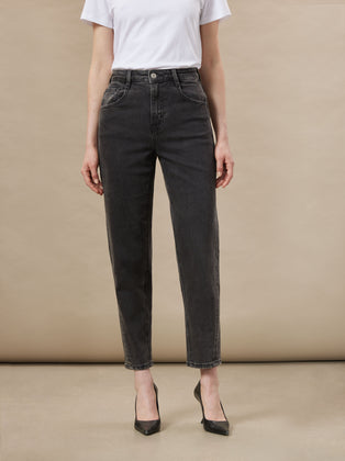 The Linda Balloon Jean in Washed Black