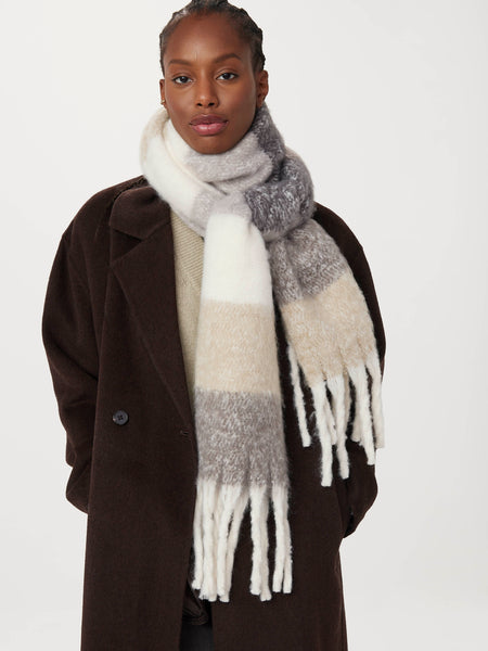 小物 THEREDTHREAD S fuzzy scarf White theredthread S fuzzy scarf gray The Striped Fuzzy Scarf in
